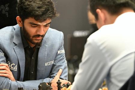 Schachweltmeister Gukesh in Deutschland gegen Carlsen