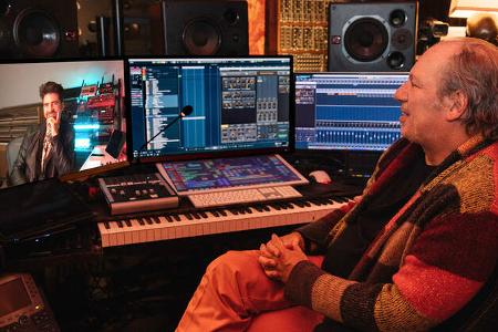 Hans Zimmer (rechts) komponiert zusammen mit Renzo Vitale die BMW IconicSounds Electric.