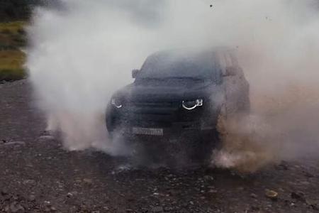 Land Rover Defender in James Bond Keine Zeit zu sterben