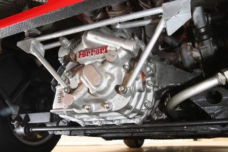 Ferrari GTO, Unterboden, Radaufhängung