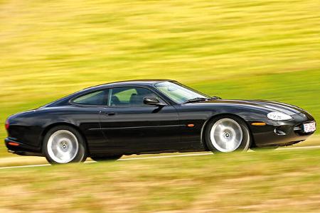 Jaguar XK8 (X100), Seitenansicht