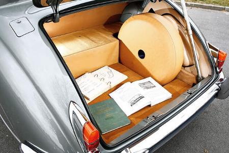 Jaguar MK IX, Kofferraum