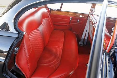Jaguar 420 G, Fondsitz