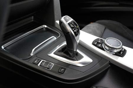 BMW 335d xDrive, Schalthebel