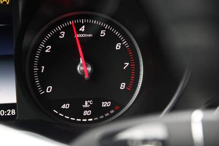 Mercedes GLC 250 4Matic, Drehzahlmesser
