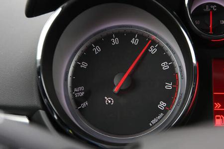 Opel Zafira Tourer 1.4 Turbo, Drehzahlmesser