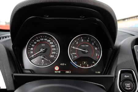 BMW 228i Coupé, Rundinstrumente