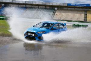 Ford Focus RS, Wasserdurchfahrt, Seitenansicht