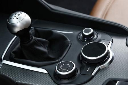 Alfa Romeo Giulia, Schalthebel