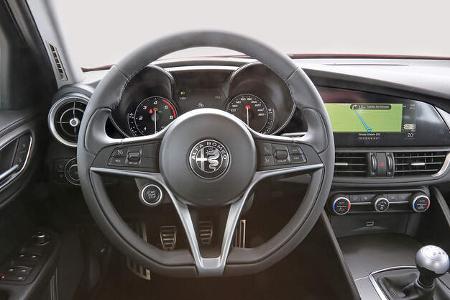 Alfa Romeo Giulia, Cockpit