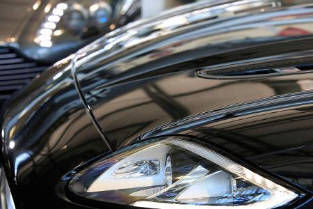 Jaguar XKR, Motorhaube