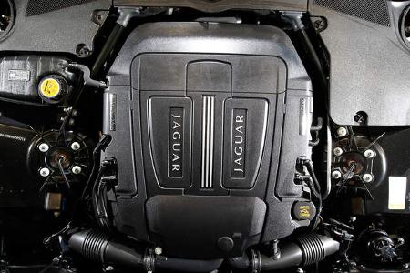 Jaguar XKR, Motor