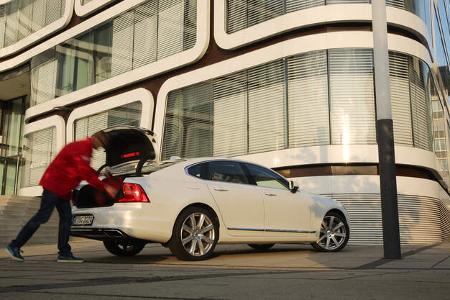 Volvo S90 D5 AWD, Heckansicht