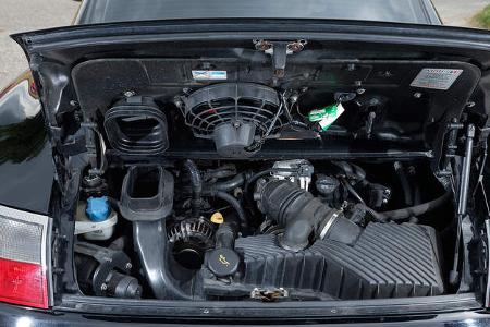 Porsche-911-Carrera-993-und-996-im-Fahrbericht
