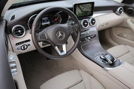 Mercedes C 350 e, Cockpit