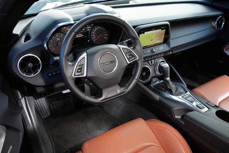 Chevrolet Camaro Coupé 2.0 Turbo, Cockpit