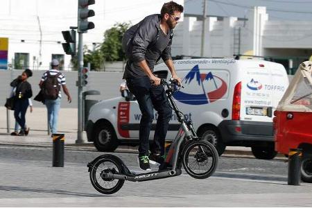 BMW X2 City - Elektrotretroller (2019)