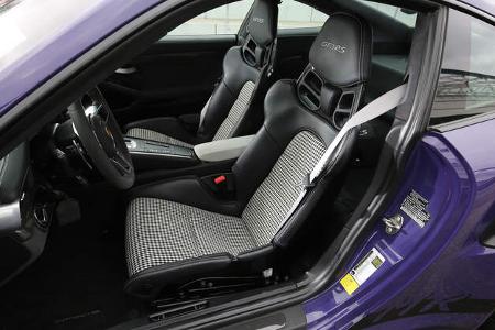 Manthey-Porsche 911 GT3 RS MR, Fahrersitz