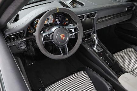 Manthey-Porsche 911 GT3 RS MR, Cockpit