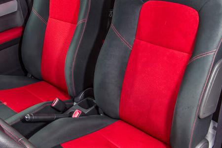 Suzuki Swift Sport, Fahrersitz