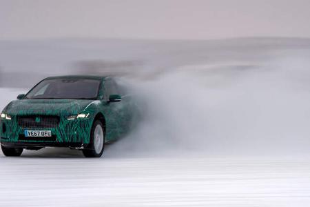 Jaguar I-Pace getarnt Schnee Fahrbericht 2018