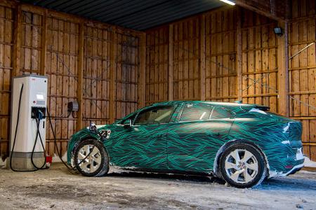 Jaguar I-Pace getarnt Schnee Fahrbericht 2018