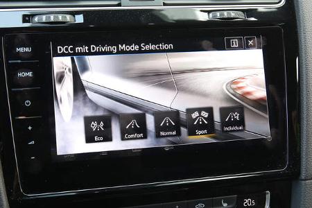 VW Golf GTD Infotainment