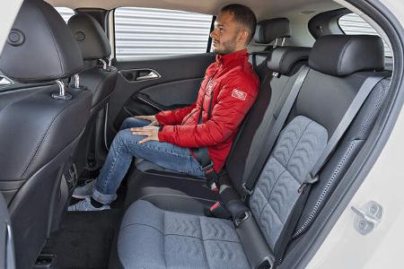 Mercedes GLA 250 4Matic Style, Interieur