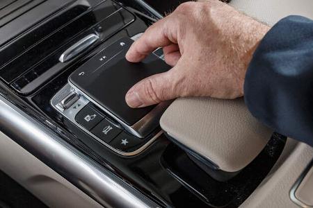 Mercedes B200d, Interieur