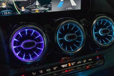 Mercedes B200d, Interieur