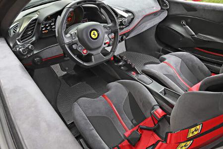 Ferrari 488 Pista, Interieur