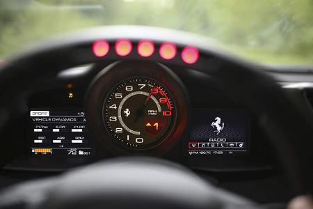 Ferrari 488 Pista, Interieur