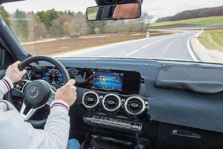 05/2019 Mercedes GLB Erlkönig Fahrbericht