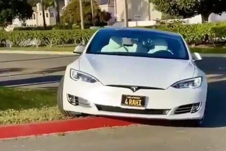 09/2019, Tesla Smart Summon Fail