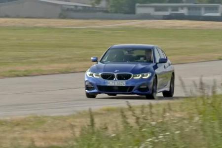 Tesla Model 3 gegen BMW 330i