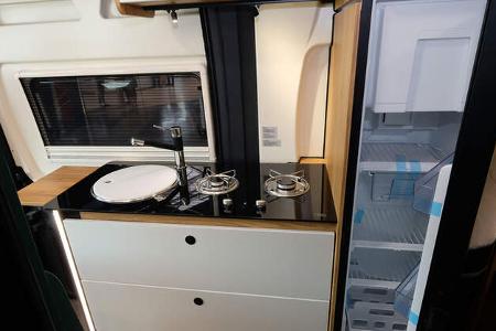 Campingbus Karmann Dexter 580 Kühlschrank