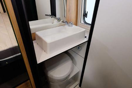 Campingbus Karmann Dexter 580 Waschbecken