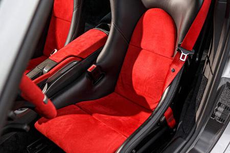 Porsche 911 GT2 RS, Interieur