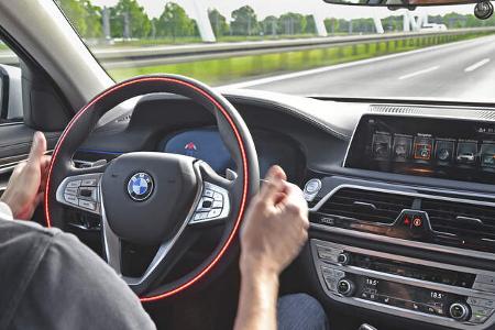 BMW i4, Interieur