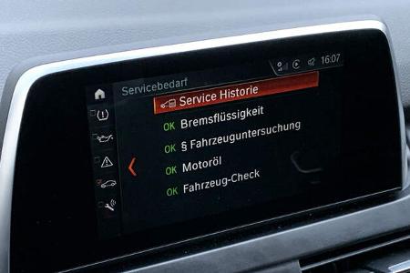 BMW 225xe Active Tourer Service-Anzeige