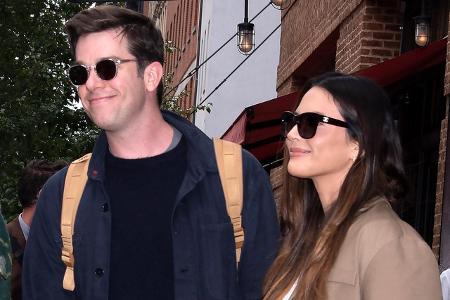 Im vergangenen Jahr hatte die Schauspielerin Olivia Munn öffentlich gemacht, an Brustkrebs erkrankt zu sein. Es folgten Amputation und Behandlung. Nach dieser schweren Zeit hat sie ihr Glück gefunden: ...