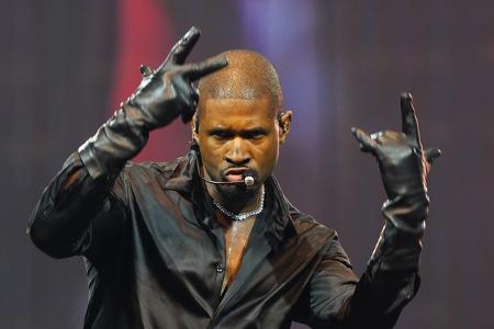 Zur selben Zeit wie Mola Adebisi waren auch Usher und seine Verlobte Jenn in Las Vegas. Sie besorgten sich kurz vor dem Super Bowl im Februar eine Heiratserlaubnis und sagten nur wenige Tage später Ja ...