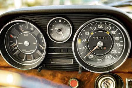 Mercedes W109 300 SEL 3.5, Anzeigen
