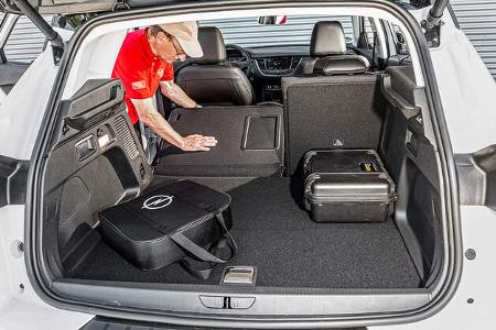 BMW X1 25e, Ford Kuga PHEV, Opel Grandland X Hybrid, Volvo XC40 T5 Recharge, Vergleichstest