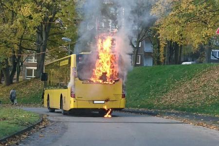 Omnibus brennend Mesenhohl Essen