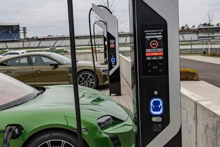 Audi RS E-Tron GT, Porsche Taycan Turbo