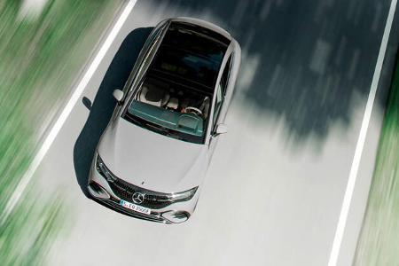Mercedes EQE 350+ dynamisch Landstraße grau