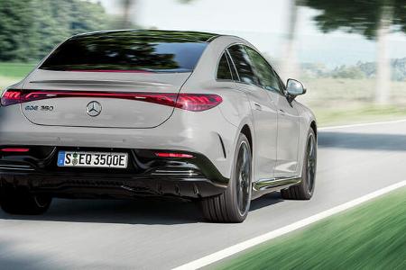 Mercedes EQE 350+ dynamisch Landstraße grau
