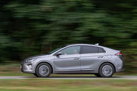 Hyundai Ioniq Elektro, Kia e-Niro, Tesla Model 3, VW ID.3