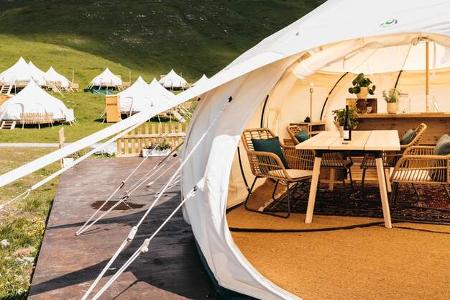 Glamping, Sitzgruppe, Zelt, Luxus, Komfort, Alpen